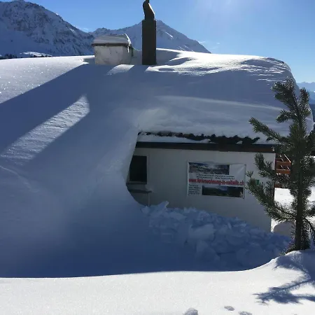 Haus Tgamotsch***- In Valbella