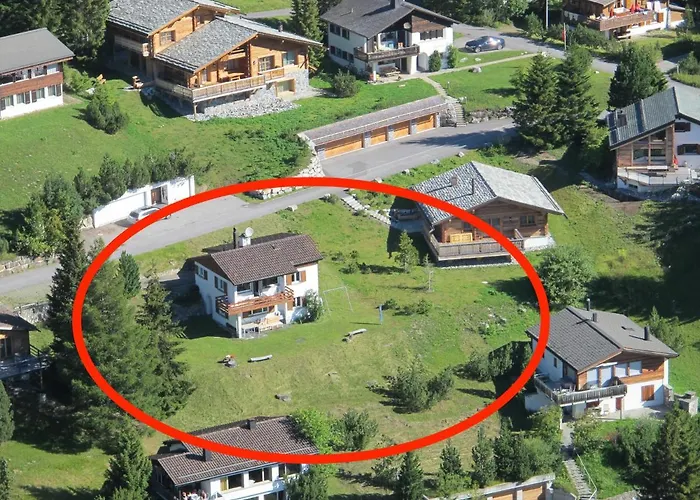 Haus Tgamotsch***- In Apartamento *