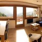 Haus Tgamotsch***- In * فالبيلا