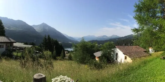 Appartement Haus Tgamotsch***- In *